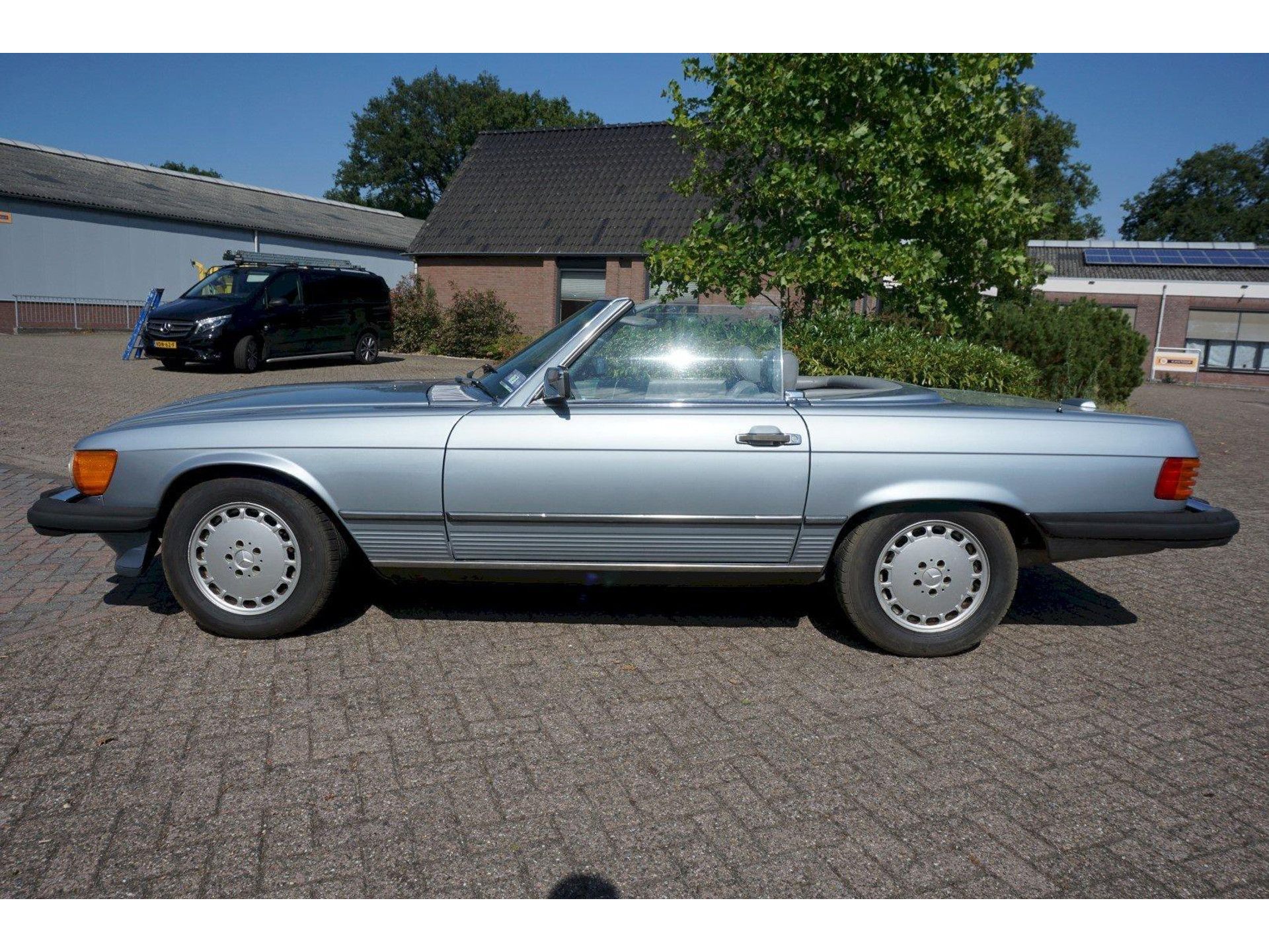 1988 Mercedes-Benz W107