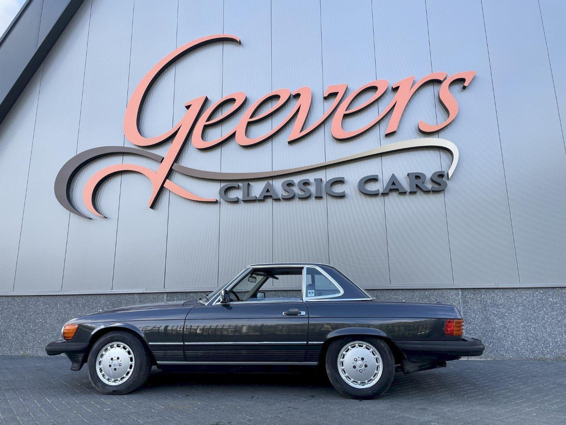 1989 Mercedes-Benz W107