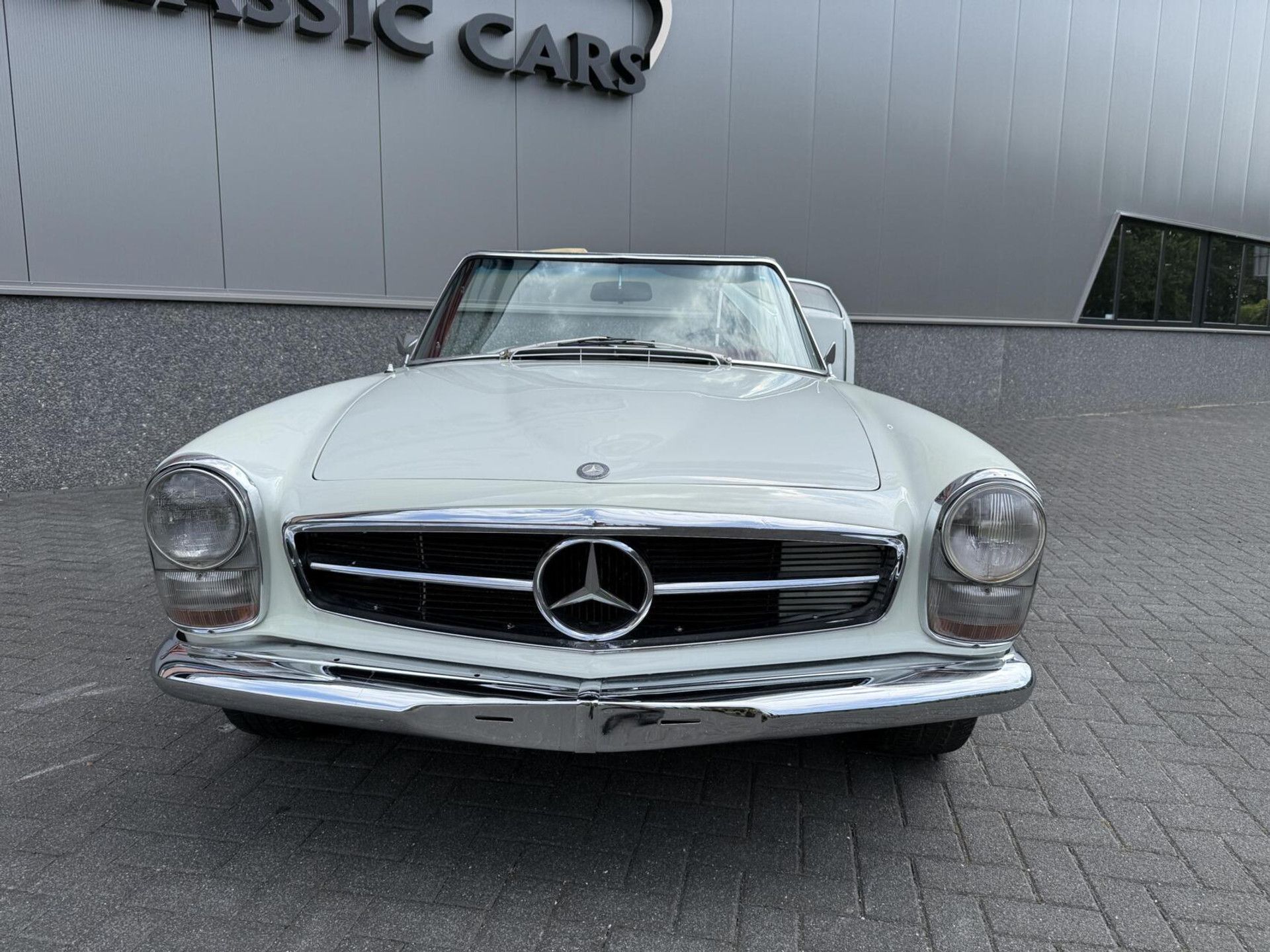 1969 Mercedes-Benz W113 Pagode