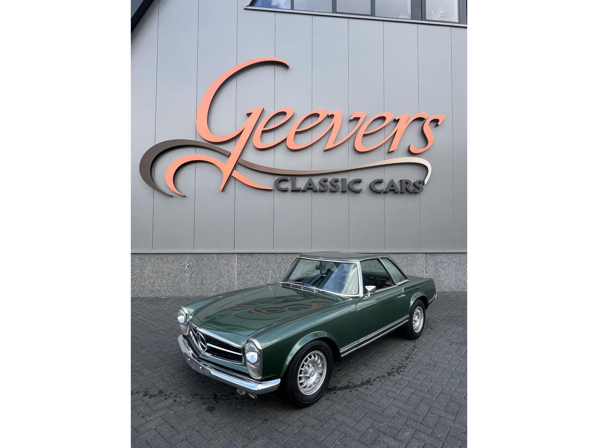 1968 Mercedes-Benz W113 Pagode