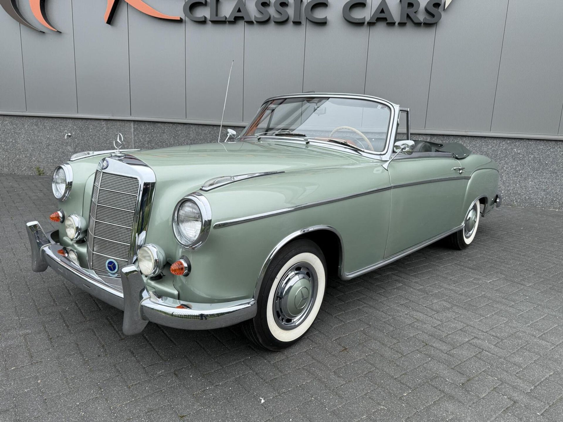 1958 Mercedes-Benz W128/W180 Ponton 220S