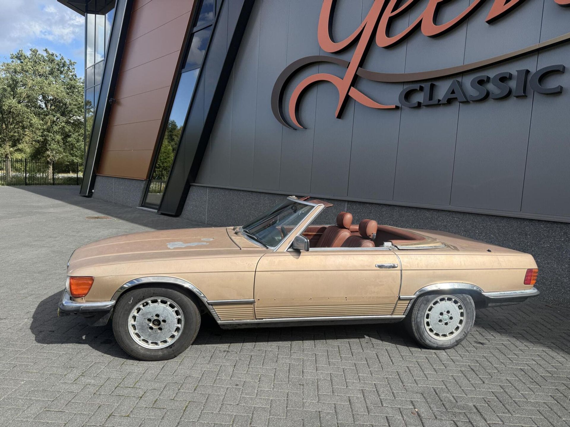 1984 Mercedes-Benz W107 500SL