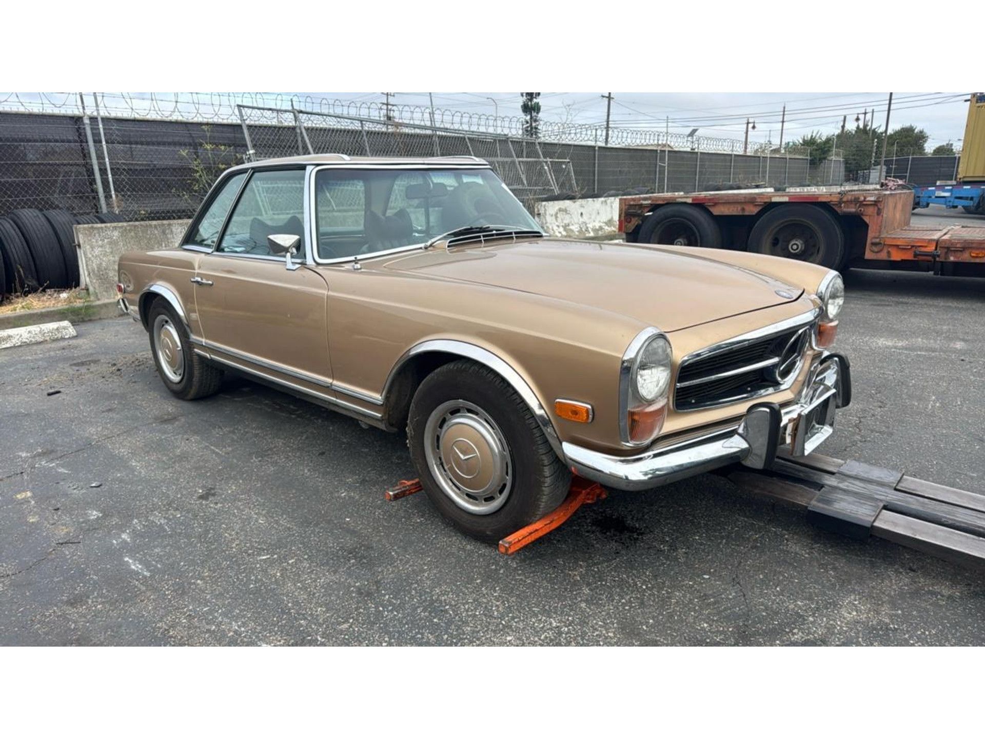 1971 Mercedes-Benz W113 Pagode 280SL