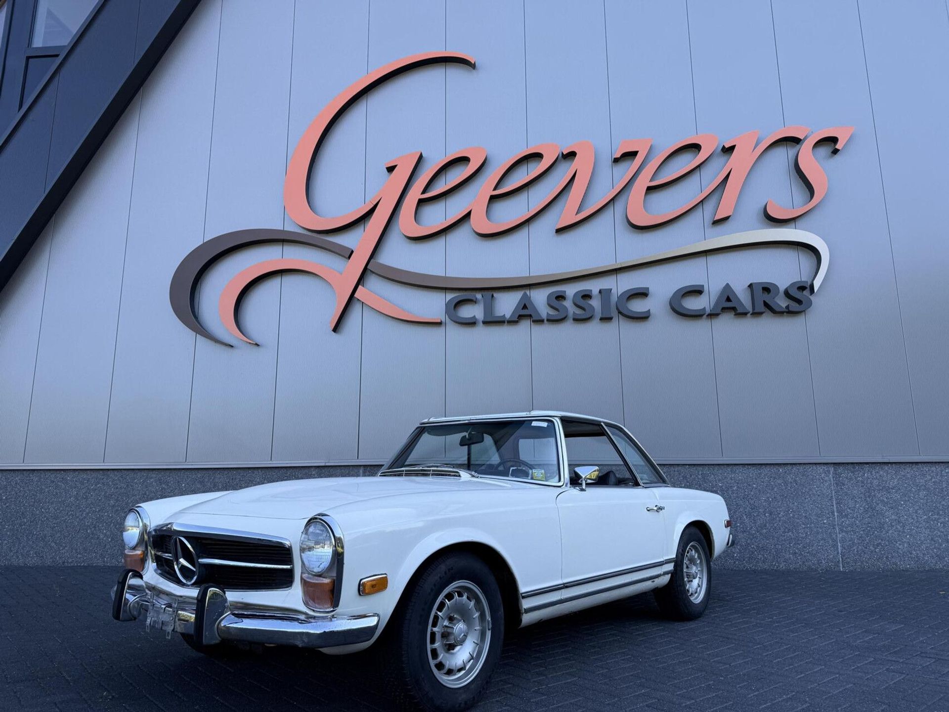 1970 Mercedes-Benz W113 Pagode 280SL
