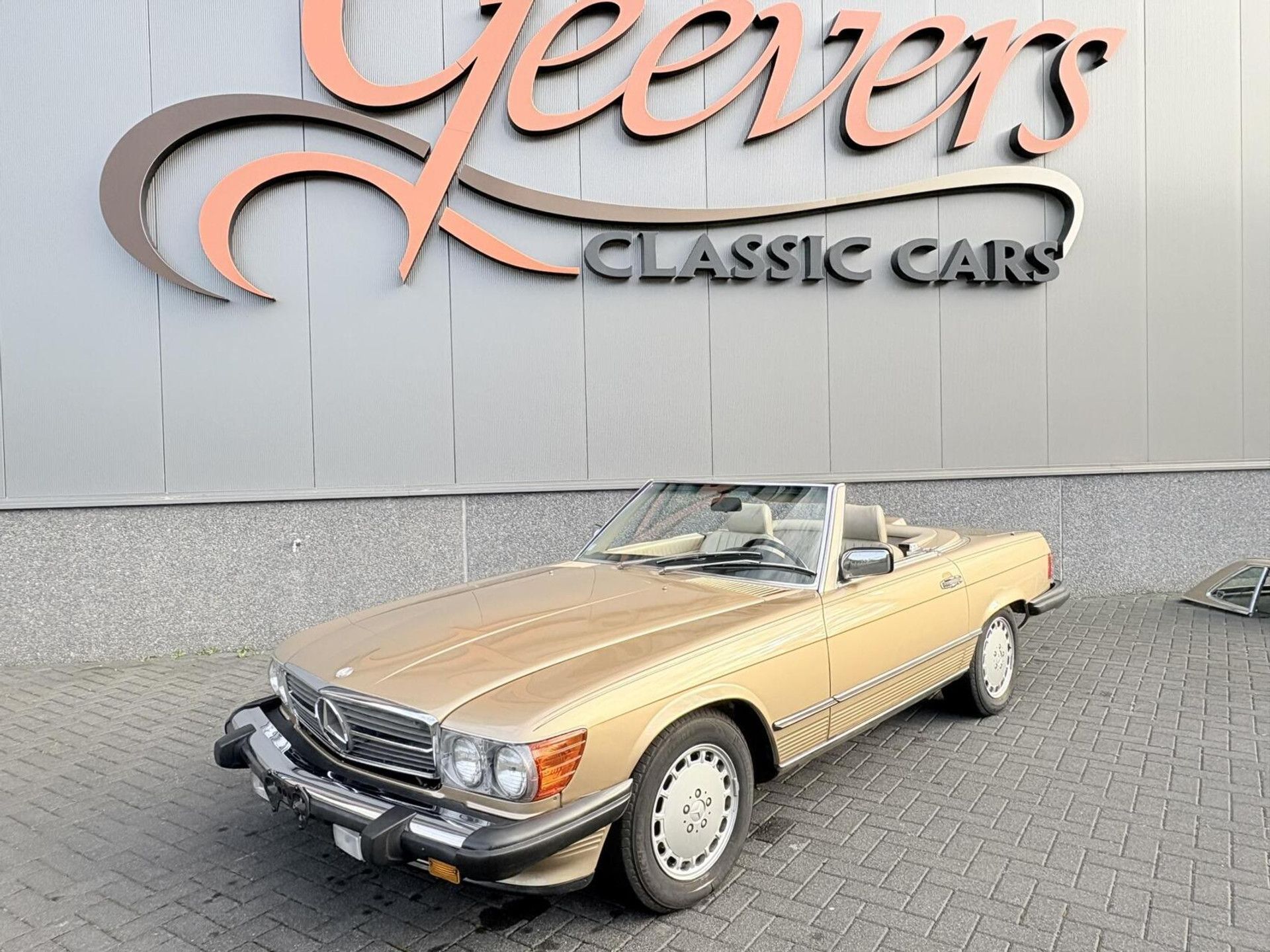 1987 Mercedes-Benz W107 560SL